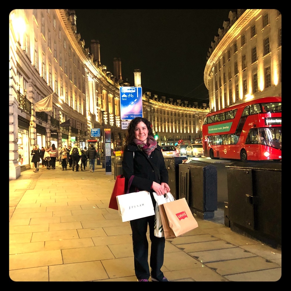 Meet your Posher, Dee